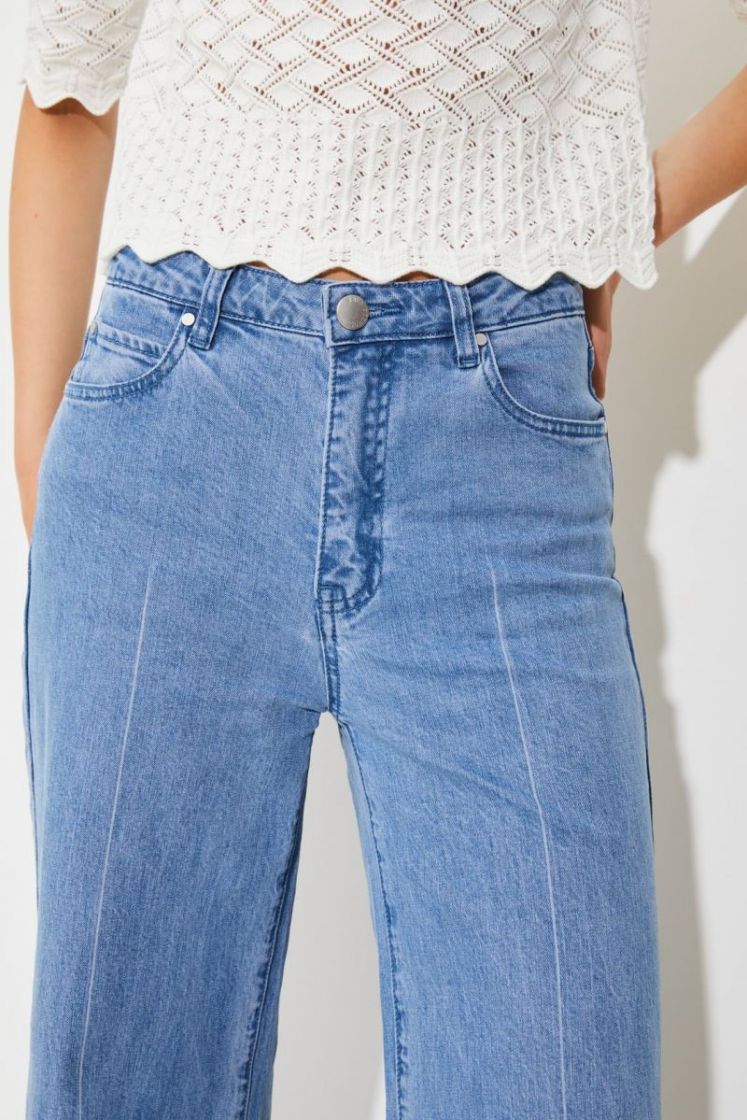  30 BLEU JEANS