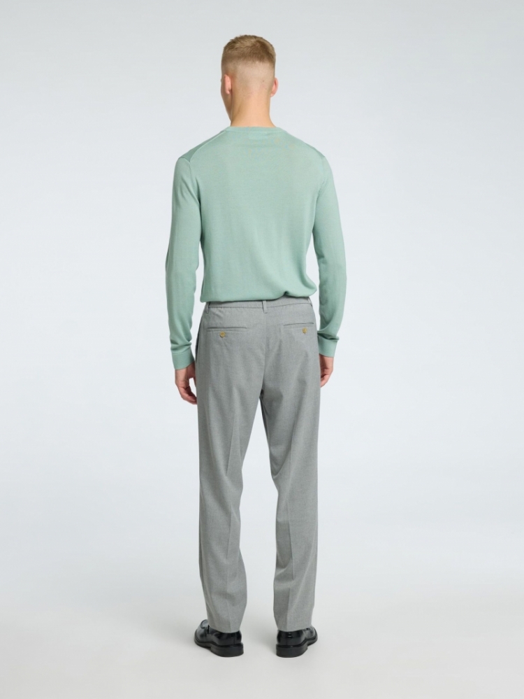 MEDIUM GREY