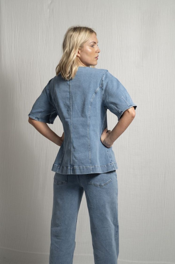  LIGT BLUE