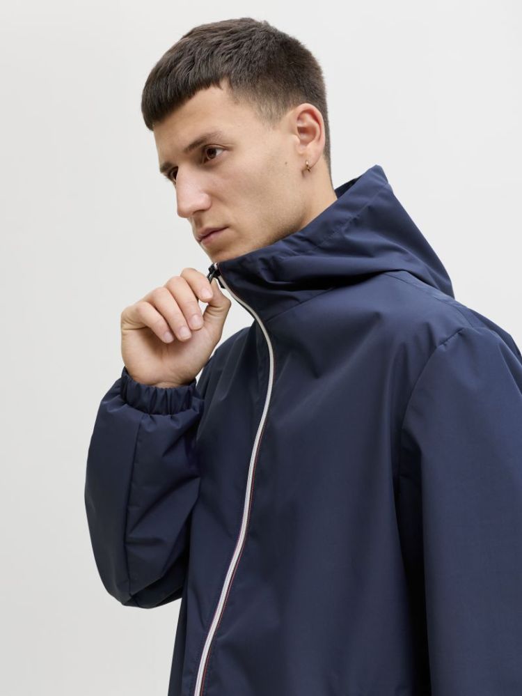  NAVY BLAZER