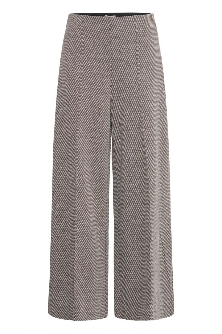  900009668 BROWN