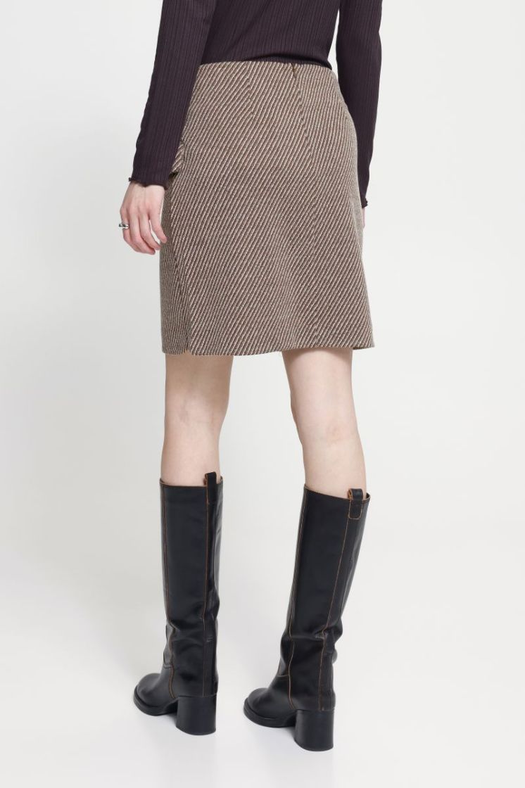  900009668 BROWN