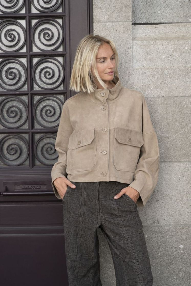  1725 BEIGE