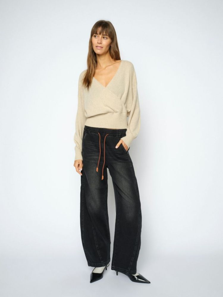  801 BLACK