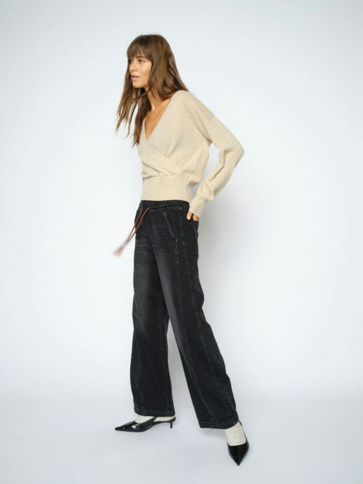  801 BLACK