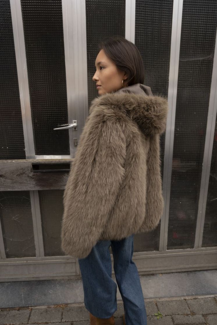 KHAKI