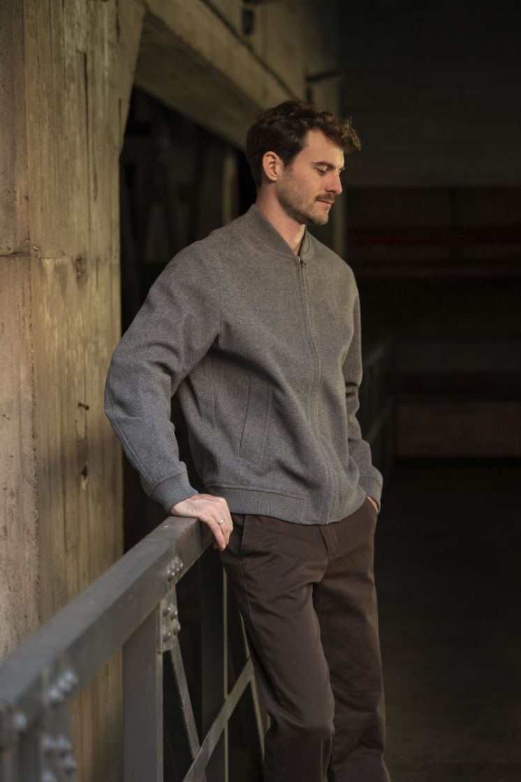  DARK GREY