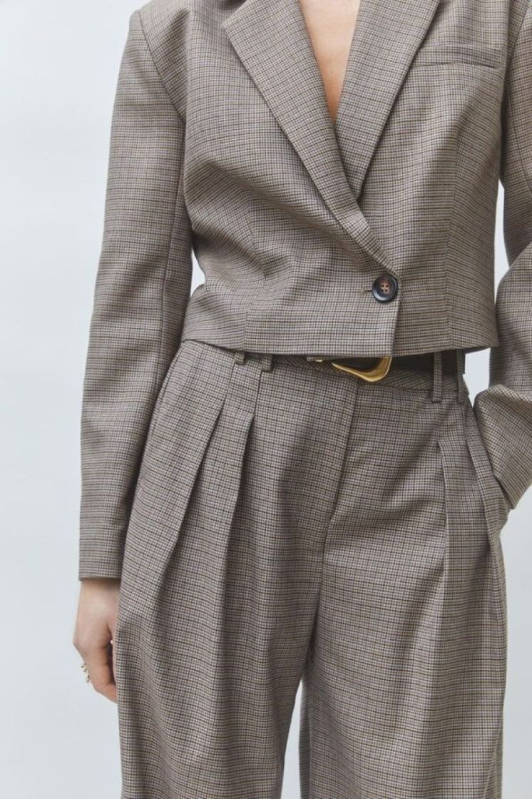  04 TAUPE