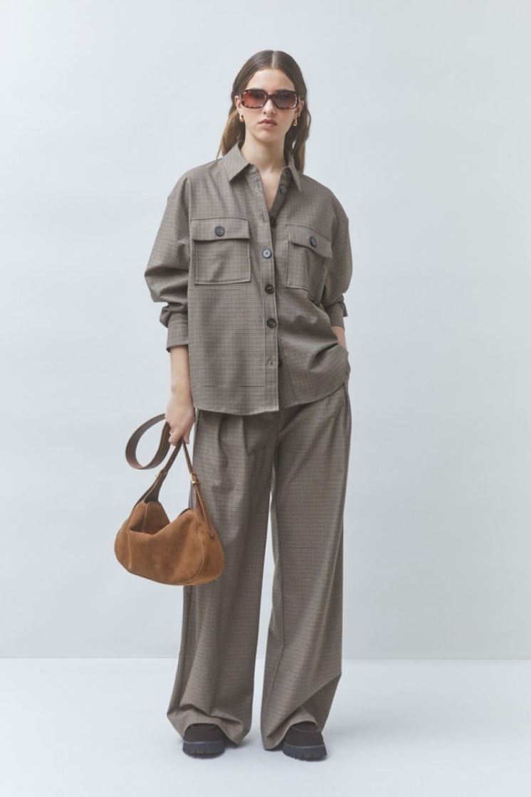 04 TAUPE